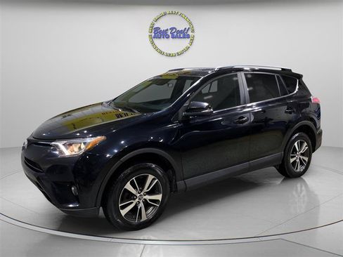 Used 2017 Toyota RAV4 XLE w/ Plus Special Value Package AWD/4WD image 1