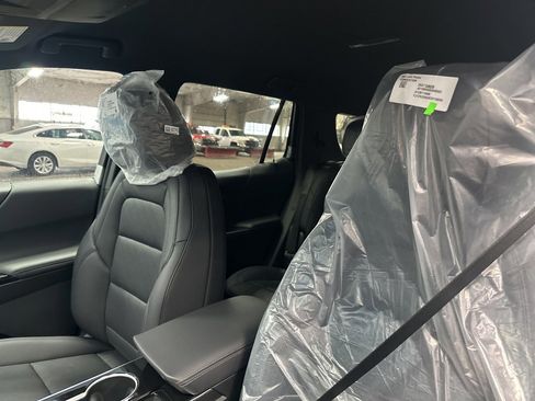 New 2026 Chevrolet Equinox LT w/ Convenience Package II image 4