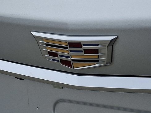 Used 2017 Cadillac XT5 Luxury w/ Driver Awareness Package image 32