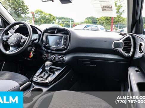 Used 2025 Kia Soul LX w/ LX Technology Package FWD image 30