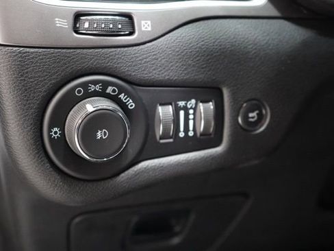 Used 2022 Jeep Cherokee Latitude Lux image 21