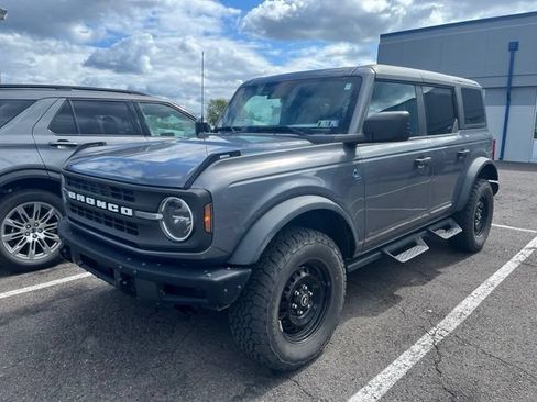 Used 2023 Ford Bronco Black Diamond AWD/4WD image 2