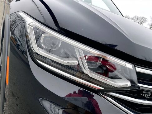 Used 2022 Volkswagen Tiguan SEL R-Line image 33