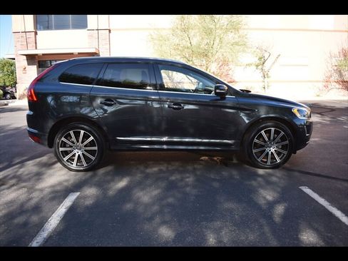 Used 2016 Volvo XC60 T5 Platinum FWD image 1