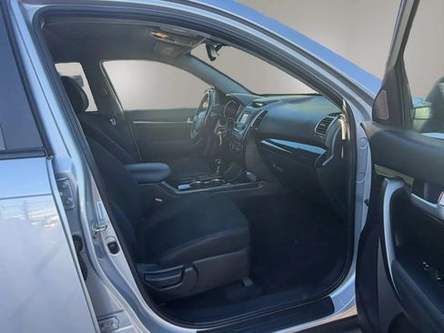 Used 2015 Kia Sorento LX FWD image 30