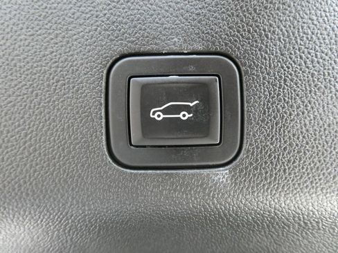 Used 2025 GMC Yukon Elevation w/ Technology Package AWD/4WD image 21