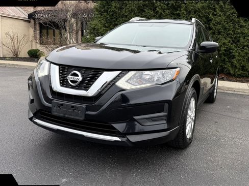 Used 2017 Nissan Rogue SV image 4