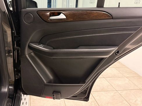 Used 2013 Mercedes-Benz ML 350 ML 350 Sport Utility 4D image 21