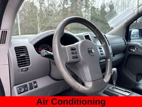 Used 2019 Nissan Frontier SV image 15