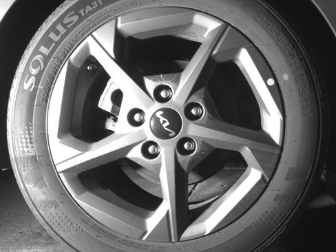 Used 2025 Kia K4 LXS image 15