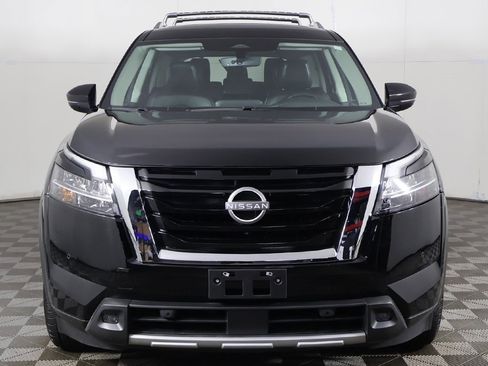 Used 2023 Nissan Pathfinder SL image 12