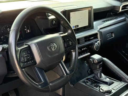 Used 2025 Toyota Tacoma SR5 AWD/4WD image 17