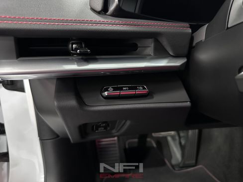 Used 2022 Chevrolet Corvette Stingray Preferred Cpe w/ Z51 Performance Package image 35