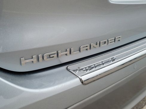 Used 2021 Toyota Highlander Platinum image 7