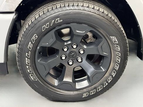 Used 2025 RAM 1500 Big Horn AWD/4WD image 32
