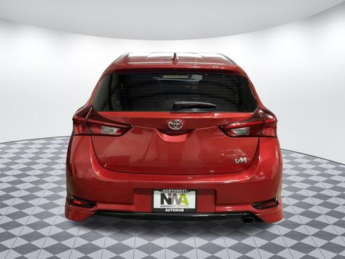 Used 2018 Toyota Corolla iM image 4