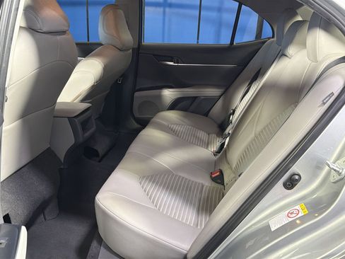 Used 2018 Toyota Camry SE w/ Convenience Package image 25