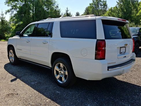Used 2019 Chevrolet Suburban Premier AWD/4WD image 4