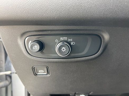 Used 2024 GMC Terrain SLE image 11