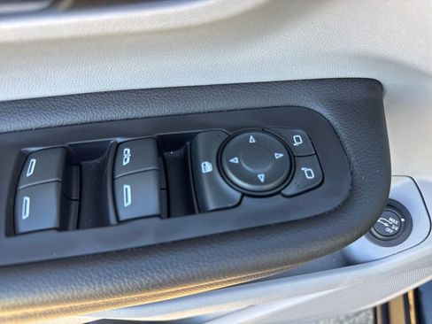 Used 2023 GMC Terrain SLE w/ Driver Convenience Package FWD image 21