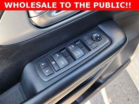 Used 2021 Chrysler Pacifica Touring-L w/ S Appearance Package image 9