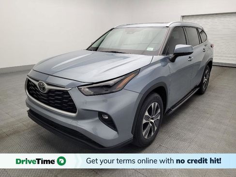 Used 2022 Toyota Highlander XLE image 1