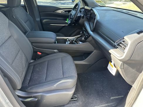 New 2025 Chevrolet Traverse LT w/ Driver Confidence Package image 13