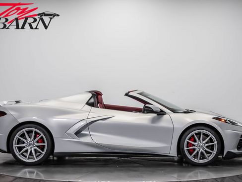 Used 2022 Chevrolet Corvette Stingray Premium Conv w/ Z51 Performance Package RWD image 6