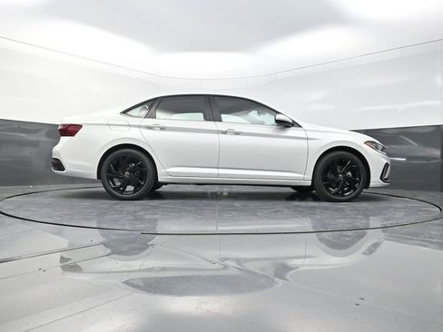 New 2026 Volkswagen Jetta SE image 25