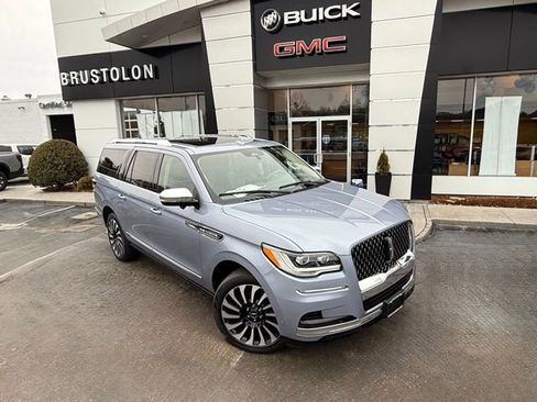 Used 2022 Lincoln Navigator L Black Label image 2