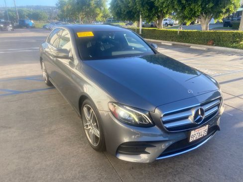 Used 2020 Mercedes-Benz E 350 4MATIC Sedan image 3