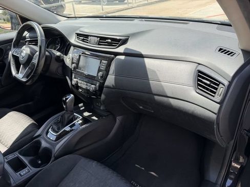 Used 2019 Nissan Rogue SV FWD image 26