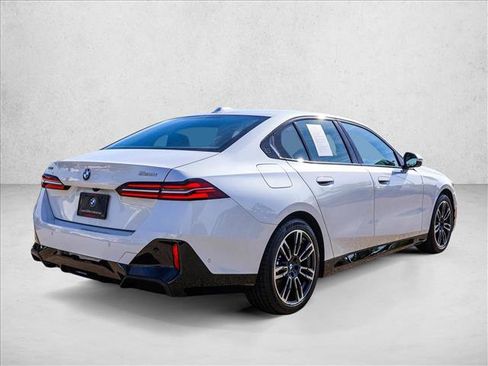 Used 2026 BMW 530i xDrive AWD/4WD image 5