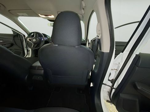Used 2024 Nissan Sentra SV FWD image 36
