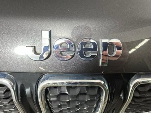Used 2024 Jeep Compass Limited AWD/4WD image 9