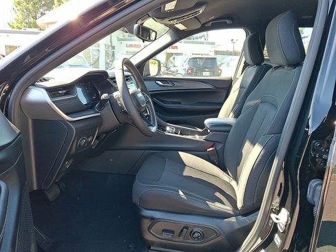 Used 2024 Jeep Grand Cherokee L Laredo AWD/4WD image 14