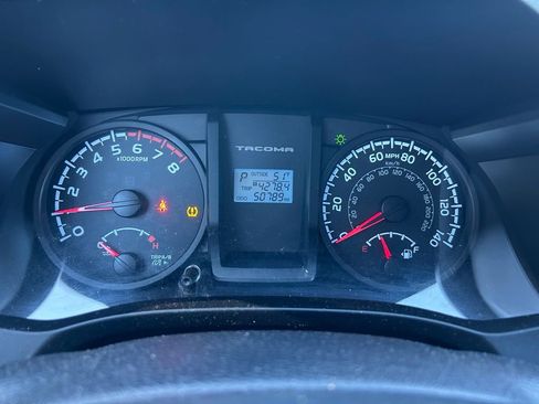 Used 2016 Toyota Tacoma SR image 21