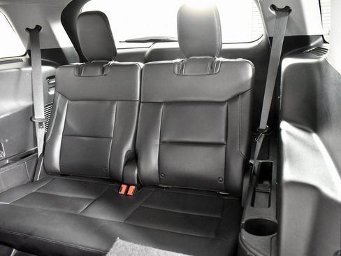 Used 2020 Ford Explorer XLT w/ Equipment Group 202A image 19