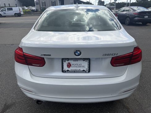 Used 2018 BMW 320i xDrive Sedan AWD/4WD image 6