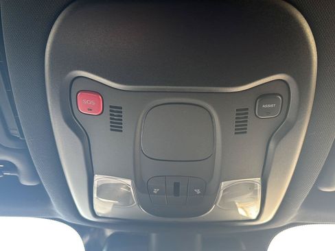Used 2021 Jeep Renegade Latitude AWD/4WD image 29
