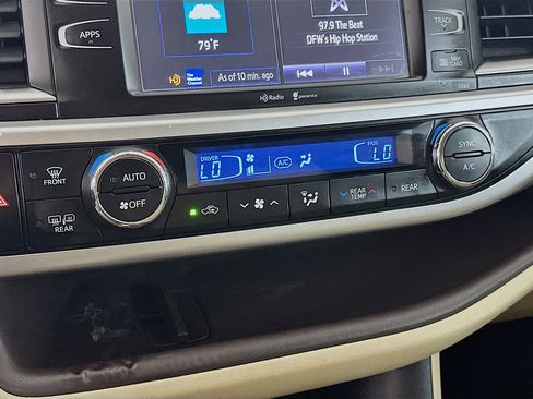 Used 2015 Toyota Highlander XLE image 23