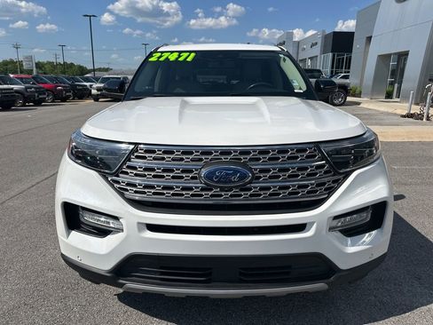 Used 2022 Ford Explorer Limited w/ Equipment Group 301A image 2