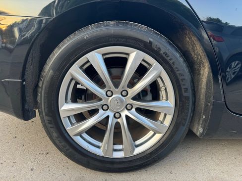 Used 2015 INFINITI Q70 Hybrid w/ Deluxe Touring Package image 19