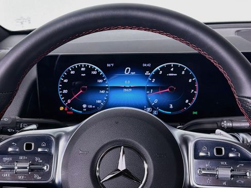 Used 2023 Mercedes-Benz GLB 250 image 19