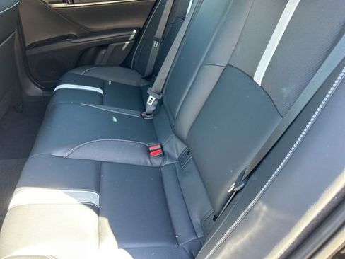 Used 2025 Toyota Camry SE image 9