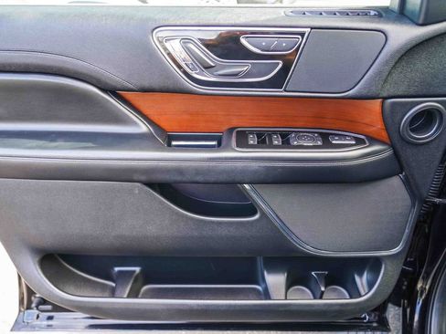 Used 2020 Lincoln Navigator L 2WD image 27