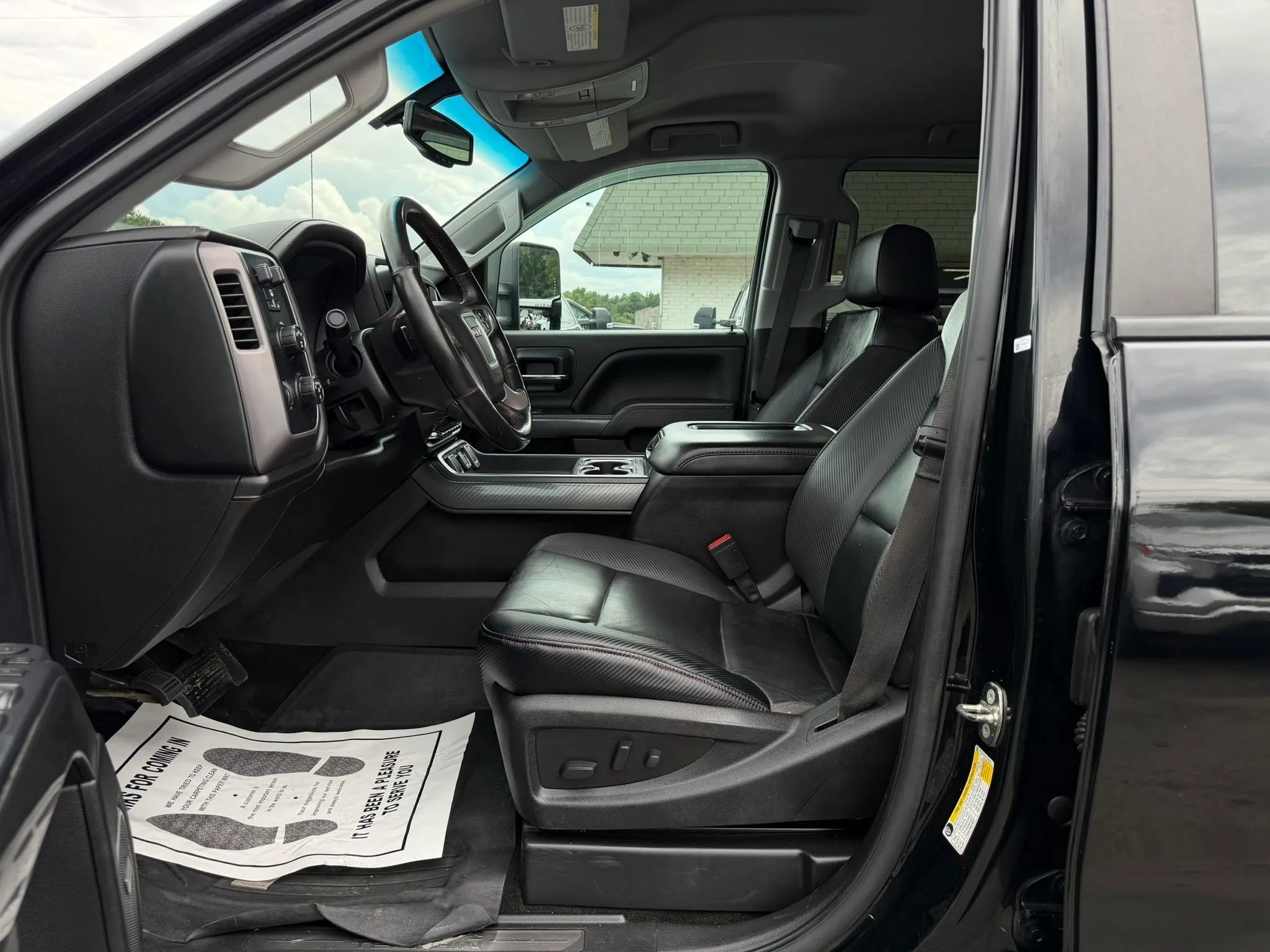 Used 2018 GMC Sierra 2500 SLT w/ Duramax Plus Package AWD/4WD image 17