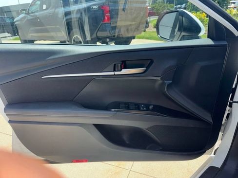 Used 2025 Toyota Camry LE FWD image 16