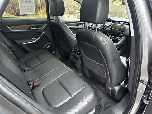 Used 2023 Jaguar F-PACE image 22