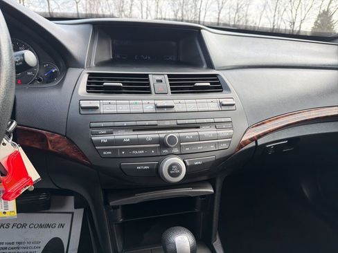 Used 2012 Honda Crosstour EX image 16